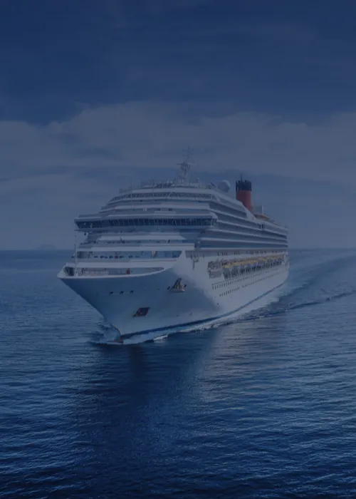 Cruise ship with bow wave at sea that is suitable for application of air lubrication