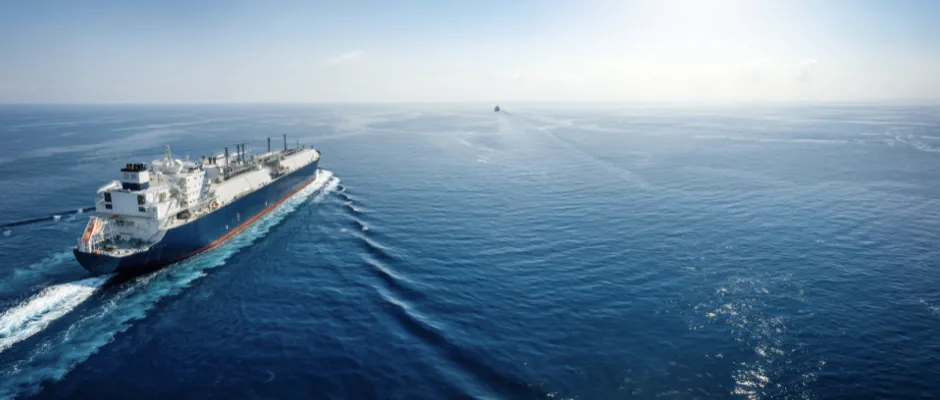Gascarrier in ballast met dekstructuur die geschikt is voor retrofit op LPG-brandstof